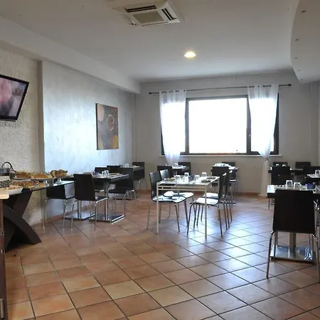 Del Mare Airport 3*