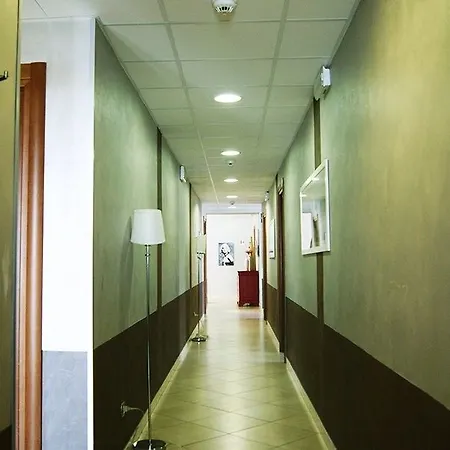 Del Mare Airport 3*
