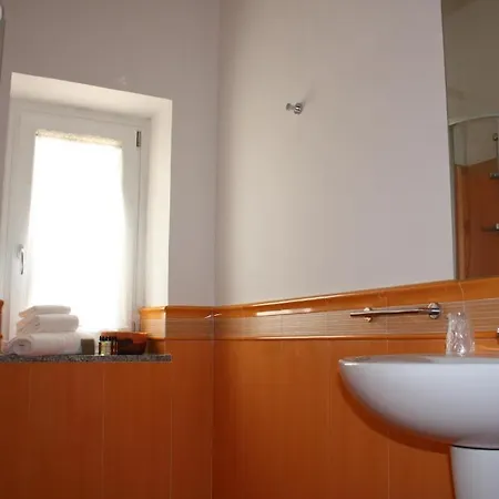 酒店 Del Mare Airport 3*